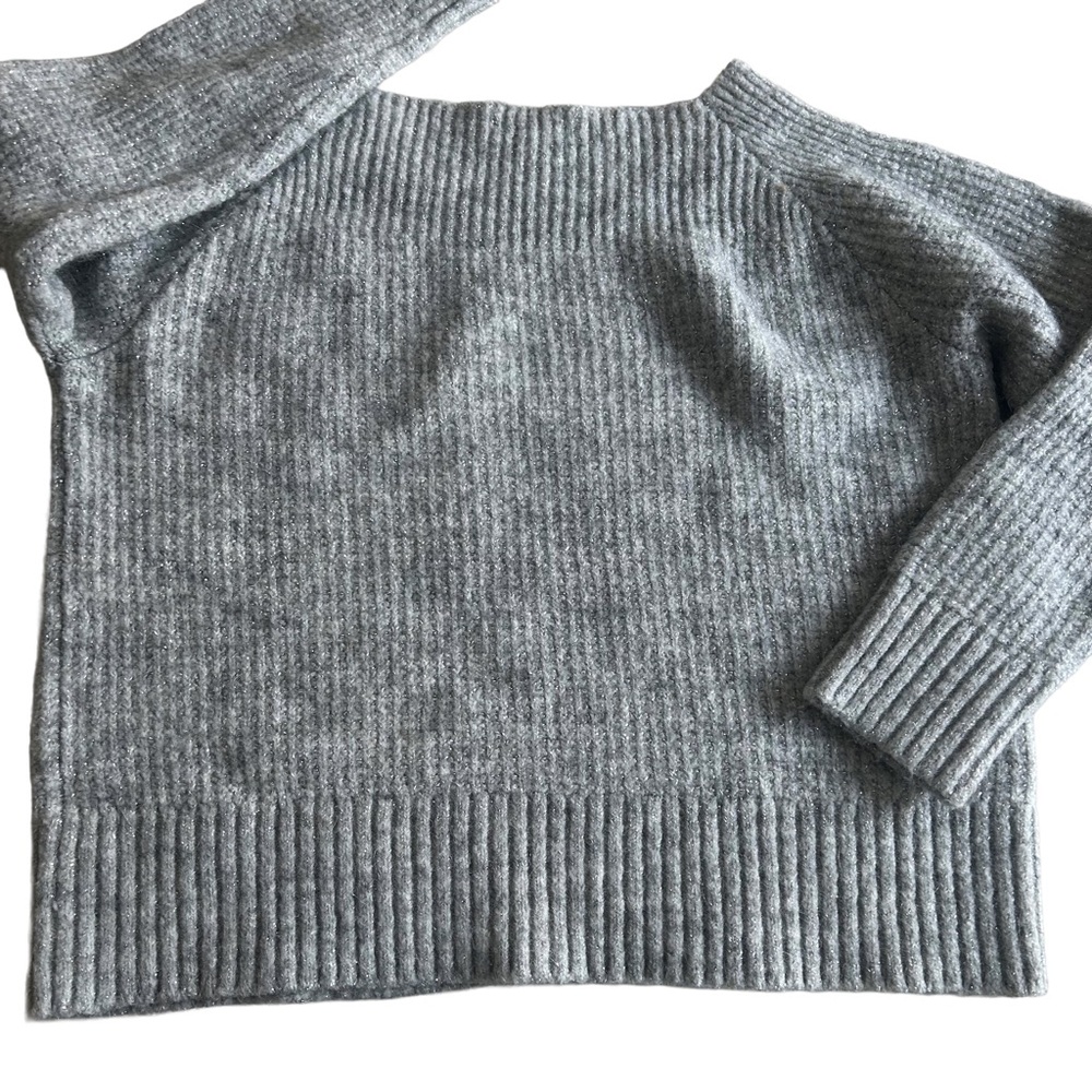 Chelsea28 Women’s gray Knit Metallic Ballet  Neck Pullover Sweater. Size M - Picture 4 of 11